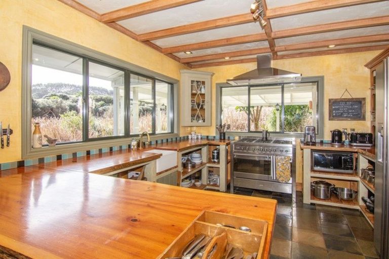 Photo of property in 420 Mangakura Road, Helensville, 0875