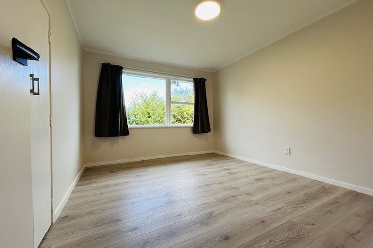 Photo of property in 1/8a Alma Street, Te Atatu South, Auckland, 0610