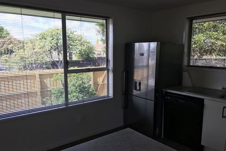 Photo of property in 1/45 Chipping Lane, Redwood, Christchurch, 8051