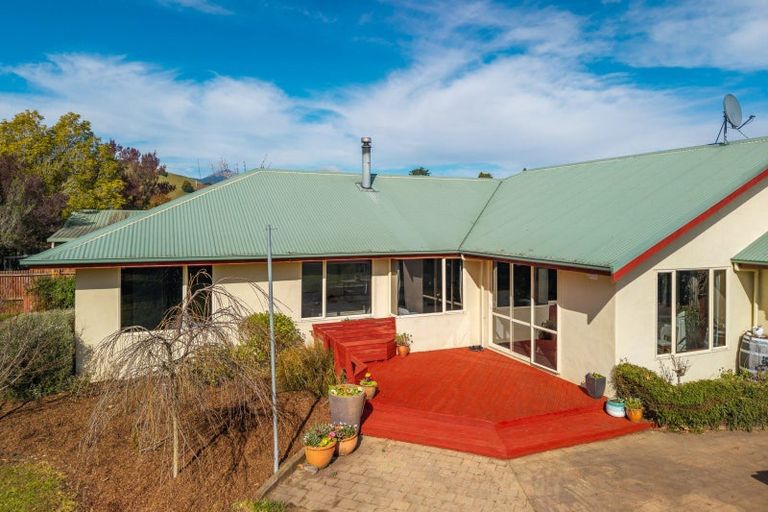 Photo of property in 21 Harcourt Place, Wakefield, 7025