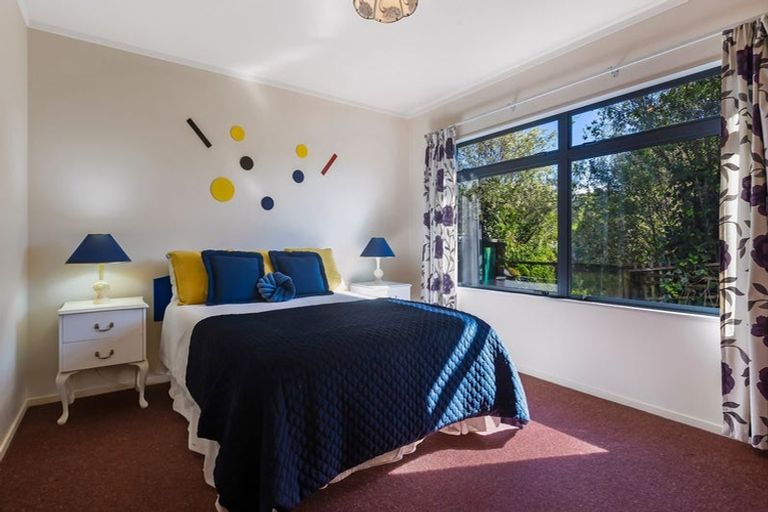 Photo of property in 5 Seaview Road, Cable Bay, 0420