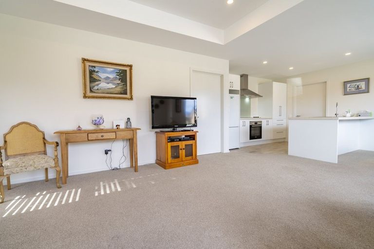 Photo of property in 10 Pop Andrew Drive, Te Anau, 9600