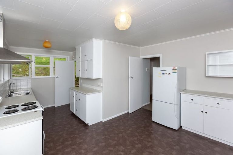 Photo of property in 6 Curtis Street, Northland, Wellington, 6012