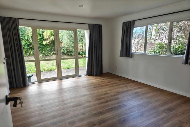 Photo of property in 42 Sharon Road, Waiake, Auckland, 0630