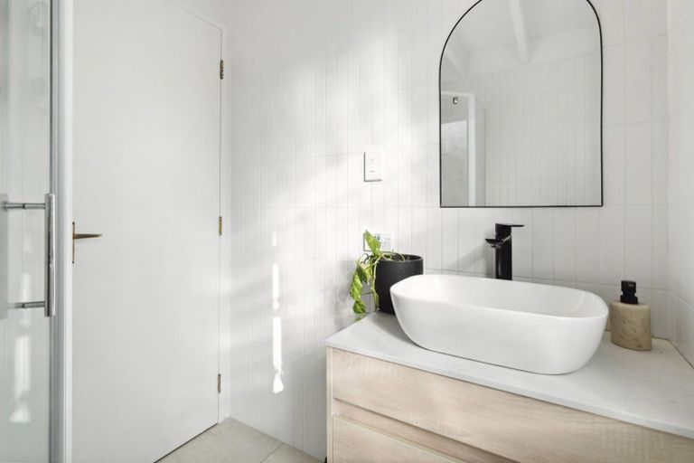 Photo of property in 5/7 Balmain Road, Birkenhead, Auckland, 0626