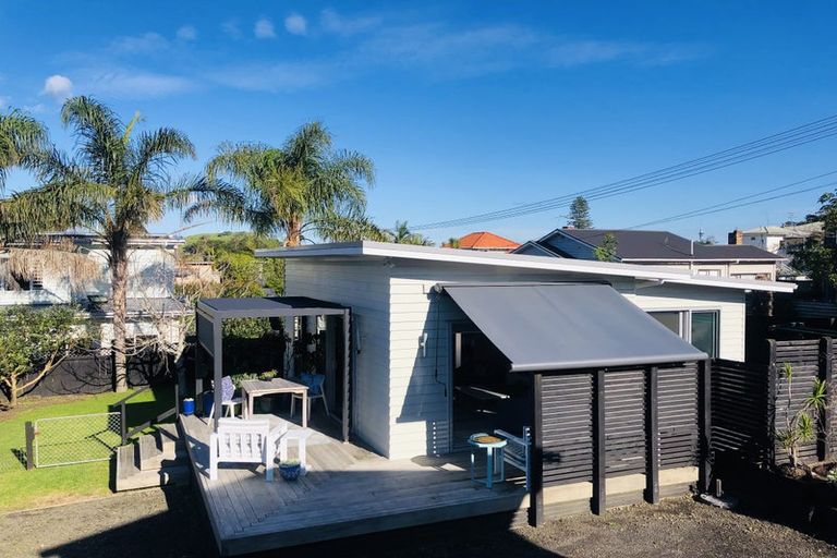 Photo of property in 15 Old Lake Road, Narrow Neck, Auckland, 0624