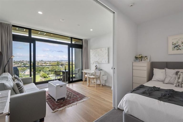 Photo of property in Frank Sargeson Apts, 107/74 Anzac Street, Takapuna, Auckland, 0622