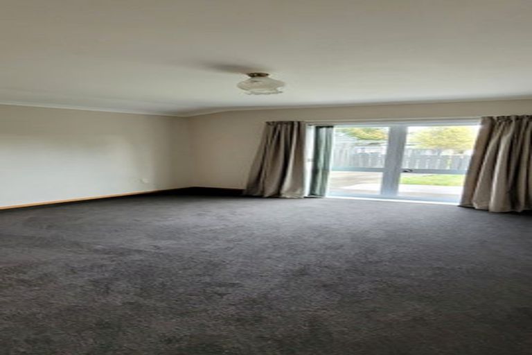 Photo of property in 8 Burns Street, Westown, New Plymouth, 4310