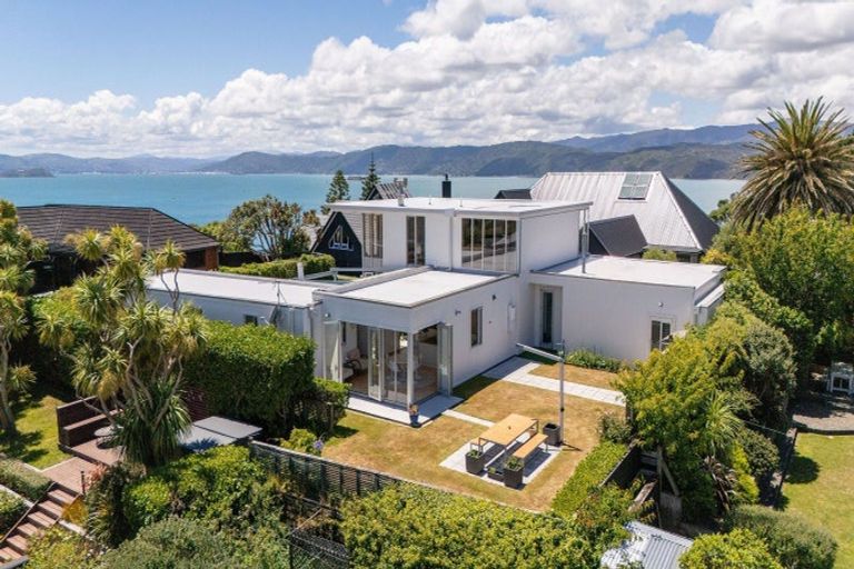 Photo of property in 6 Stormanstown Way, Seatoun, Wellington, 6022