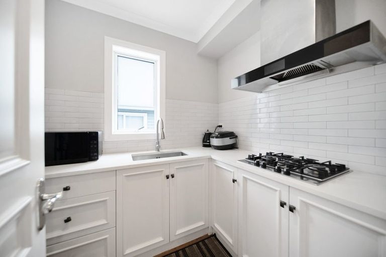 Photo of property in 2 Bela Vista Boulevard, Swanson, Auckland, 0614