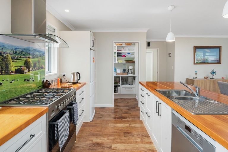 Photo of property in 6a Huia Street, Waikawa, Picton, 7220