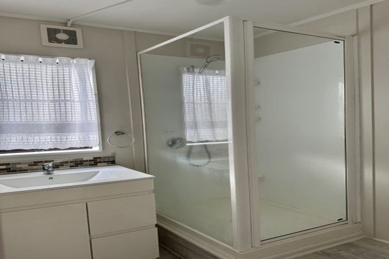 Photo of property in 13 Balloch Street, Randwick Park, Auckland, 2105