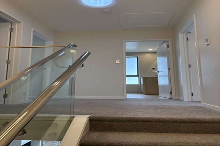 Photo of property in 1/21 Humphrey Kemp Avenue, Henderson, Auckland, 0612