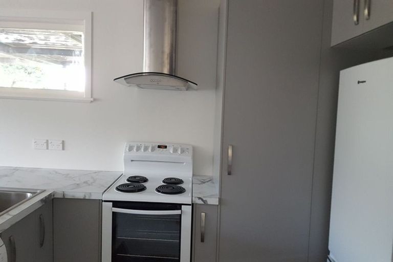 Photo of property in 16 Southern Cross Crescent, Island Bay, Wellington, 6023