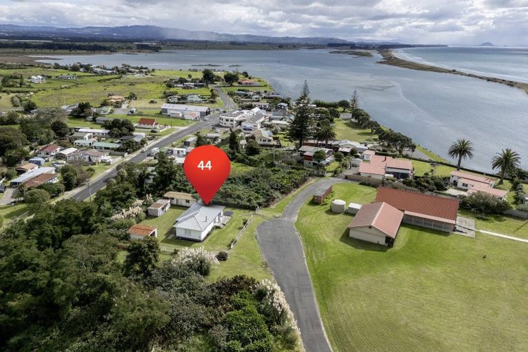 Photo of property in 44 Te Awhe Road, Maketu, 3189