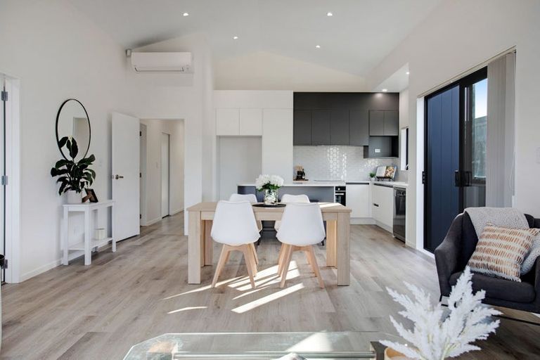 Photo of property in 1 Lamont Place, Waikanae, 5036