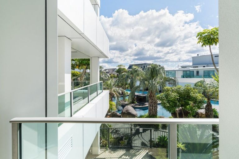 Photo of property in 206/136 Marine Parade, Mount Maunganui, 3116