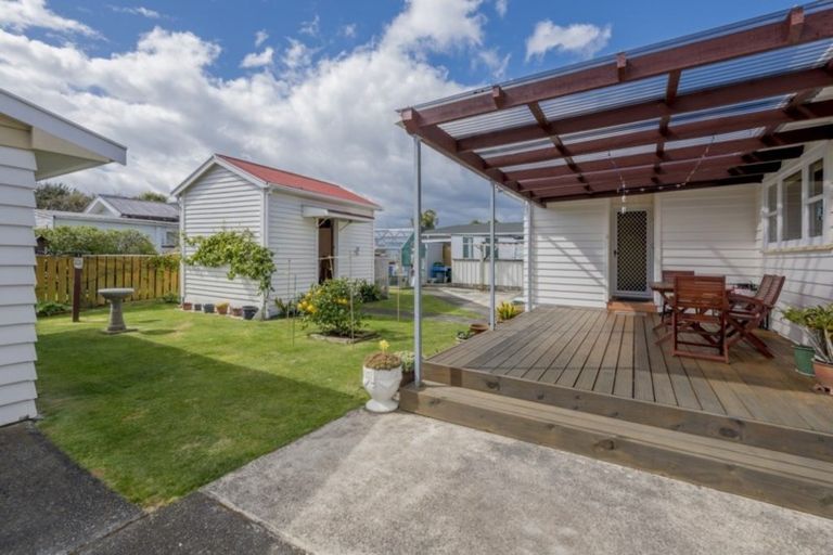 Photo of property in 11 Parsons Avenue, Levin, 5510