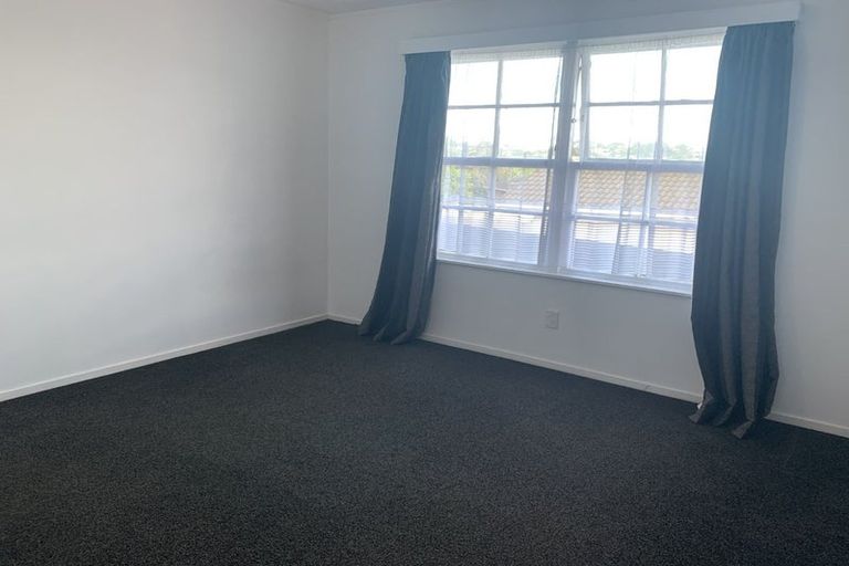 Photo of property in 81 Sycamore Drive, Sunnynook, Auckland, 0620