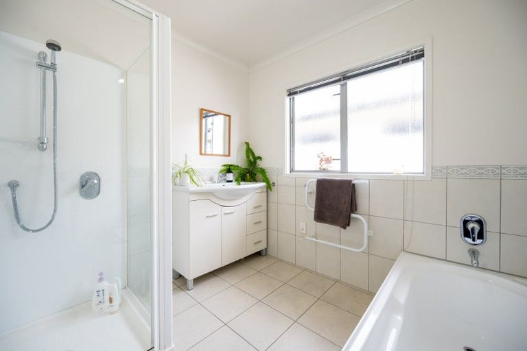 Photo of property in 117 Mcleod Street, Camberley, Hastings, 4120