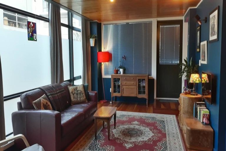 Photo of property in Courtenay Mews Apartments, 14u2 Alpha Street, Te Aro, Wellington, 6011