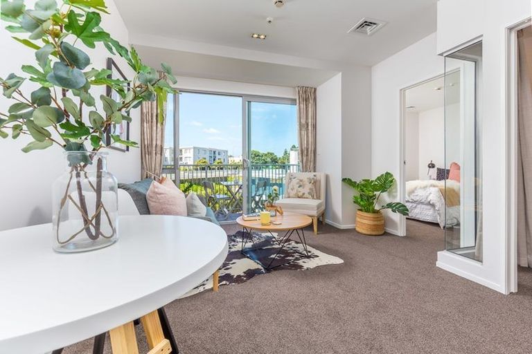 Photo of property in Shoal Haven Apartments, 112a/130 Anzac Street, Takapuna, Auckland, 0622