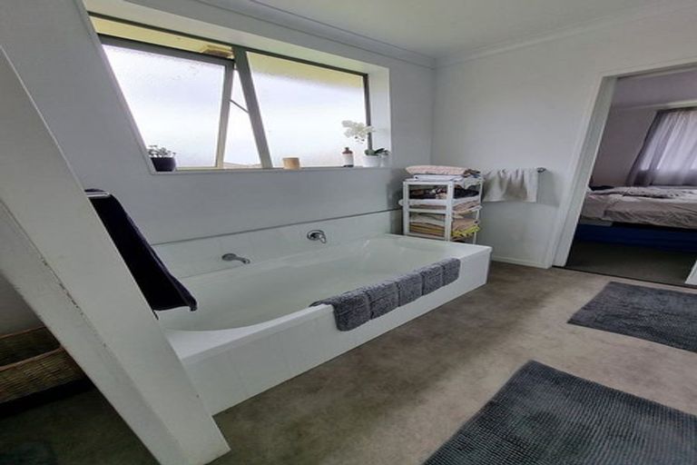 Photo of property in 44 Kayes Road, Pukekohe, 2120