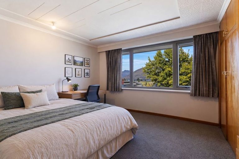 Photo of property in 18 Panorama Terrace, Queenstown, 9300