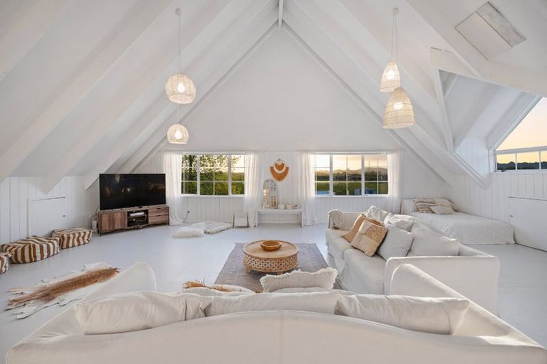 Photo of property in 161 Monument Road, Clevedon, 2582