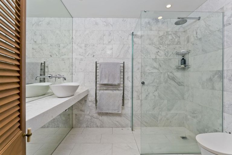 Photo of property in 30 Speedy Crescent, Hillcrest, Auckland, 0627