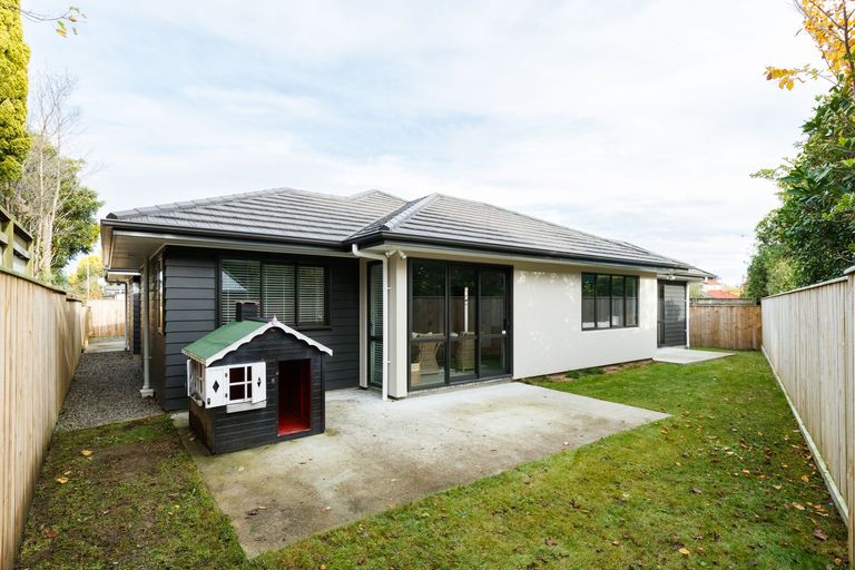 Photo of property in 4a Montgomery Terrace, Hokowhitu, Palmerston North, 4410