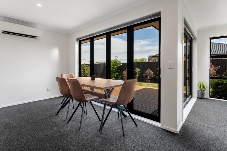 Photo of property in 11 Flagstaff Place, Halswell, Christchurch, 8025