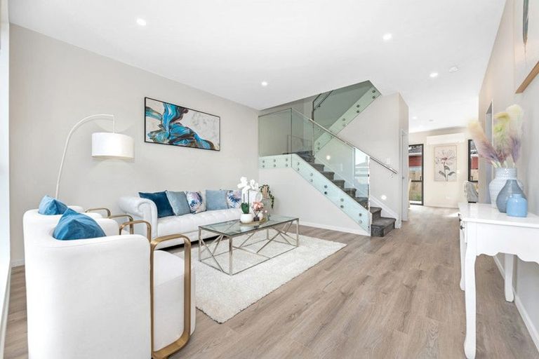 Photo of property in 23b Studfall Street, Pakuranga Heights, Auckland, 2010