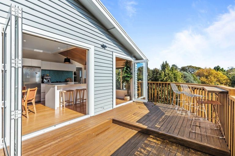 Photo of property in 44 Victoria Road, New Plymouth, 4310