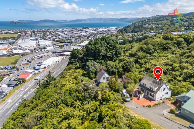 Photo of property in 12a Jacaranda Grove, Maungaraki, Lower Hutt, 5010