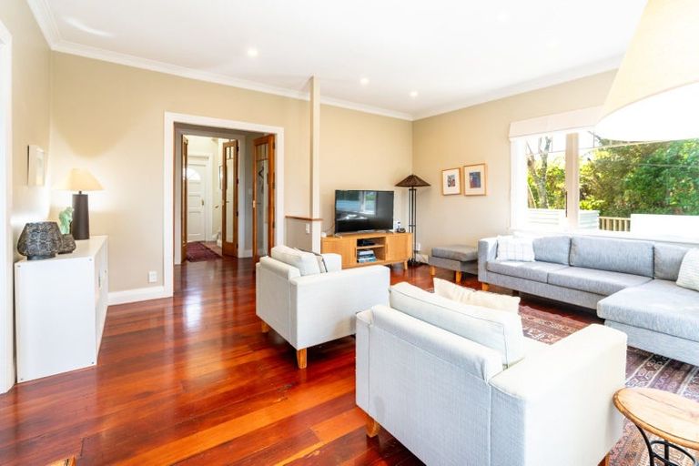 Photo of property in 113 Creswick Terrace, Northland, Wellington, 6012