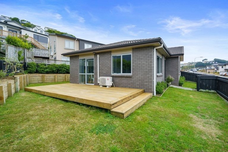 Photo of property in 5 Cresswell Place, Johnsonville, Wellington, 6037