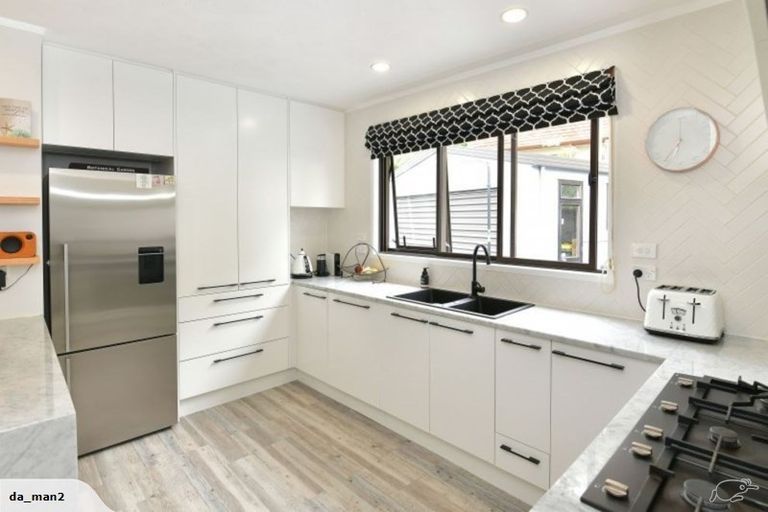 Photo of property in 1/14 Arkles Strand, Arkles Bay, Whangaparaoa, 0932