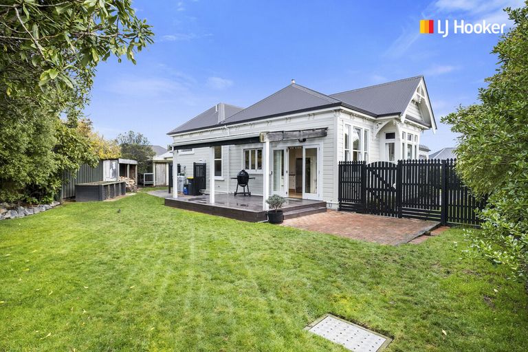 Photo of property in 73 Royal Crescent, Saint Kilda, Dunedin, 9012