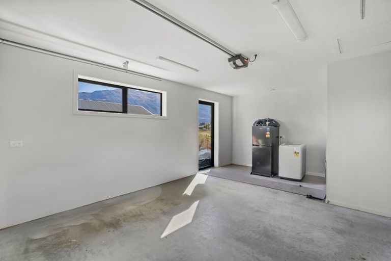 Photo of property in 22 Riley Street, Lake Hawea, 9382