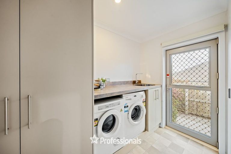 Photo of property in 5 Tasman Close, Aotea, Porirua, 5024