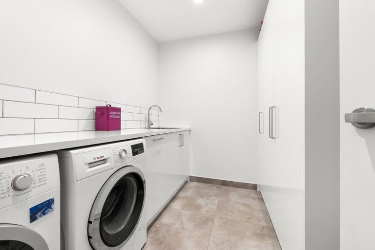 Photo of property in 16 Cuba Street, Petone, Lower Hutt, 5012