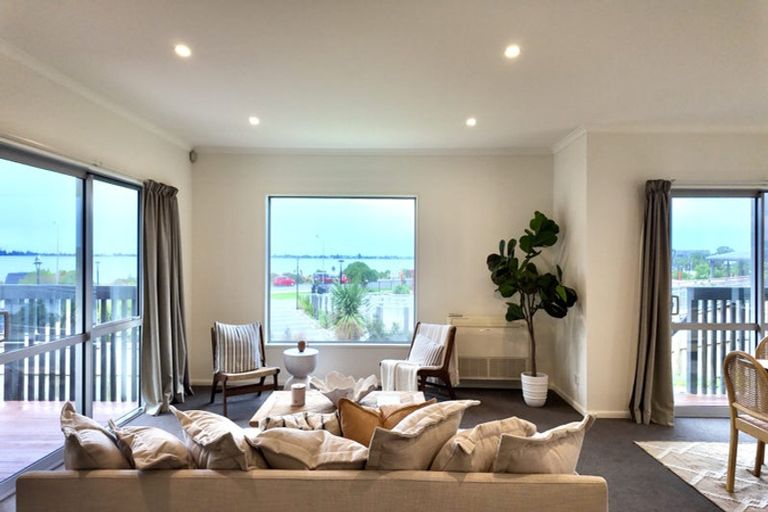 Photo of property in 5 Main Road, Redcliffs, Christchurch, 8081
