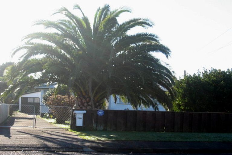 Photo of property in 120 Gloucester Road, Manurewa, Auckland, 2102