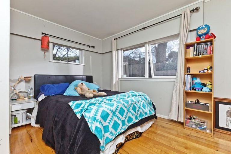 Photo of property in 74 Eskdale Road, Birkdale, Auckland, 0626
