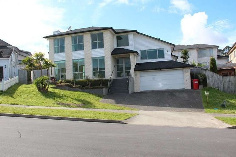 Photo of property in 22 Oak Bark Drive, Schnapper Rock, Auckland, 0632