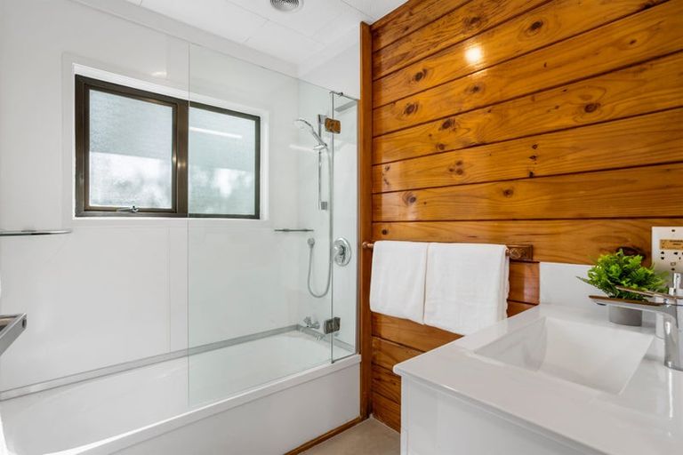 Photo of property in 33a Glenvar Road, Torbay, Auckland, 0630