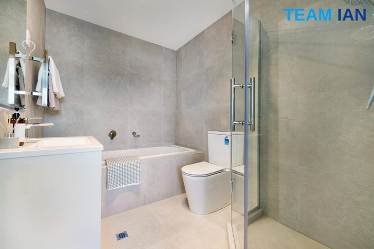 Photo of property in 11 Kayle Glen, West Harbour, Auckland, 0618