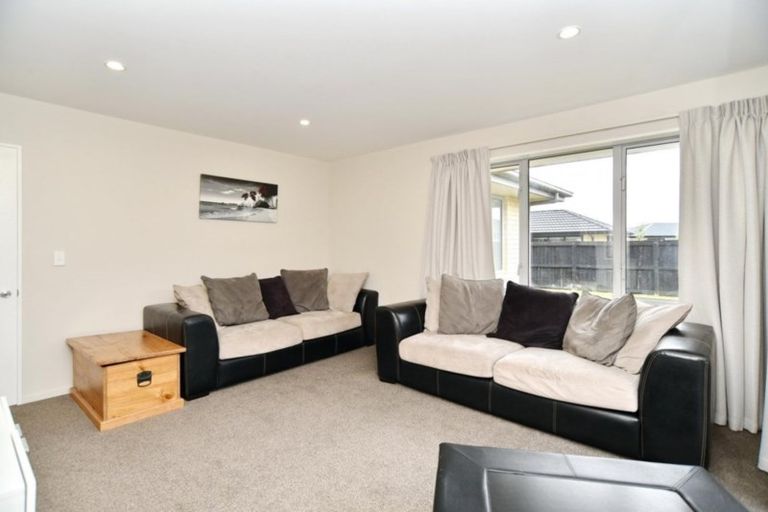 Photo of property in 50 Koura Drive, Rangiora, 7400