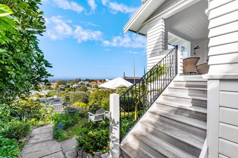 Photo of property in 14 Corry Avenue, Bluff Hill, Napier, 4110